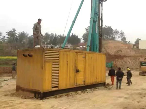 托克逊如何判断水冷式机油散热器密封件是否需要更换？
